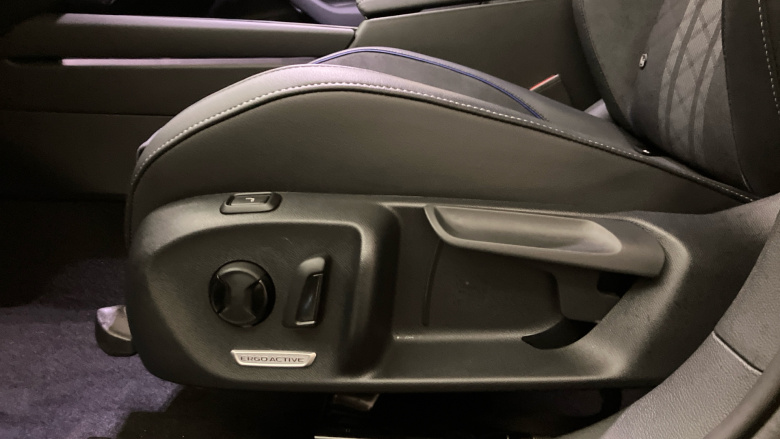 Volkswagen Passat 1.5 TSI eHybrid 272 R-Line 5dr DSG Estate